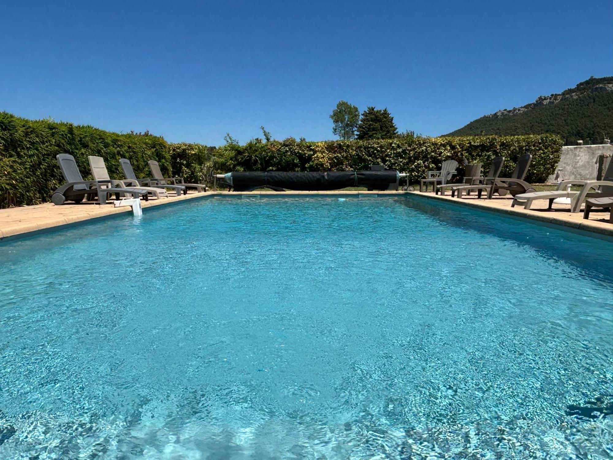 Appart. 4 Pers A 6 Kms De Cassis Avec Acces Piscine Roquefort-la-Bédoule Exterior photo