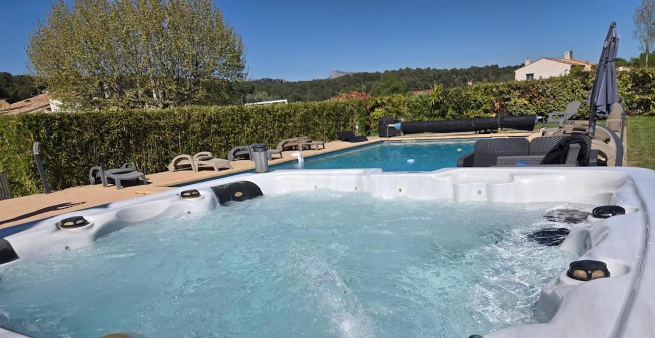 Appart. 4 Pers A 6 Kms De Cassis Avec Acces Piscine Roquefort-la-Bédoule Exterior photo