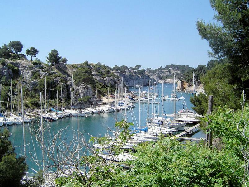 Appart. 4 Pers A 6 Kms De Cassis Avec Acces Piscine Roquefort-la-Bédoule Exterior photo