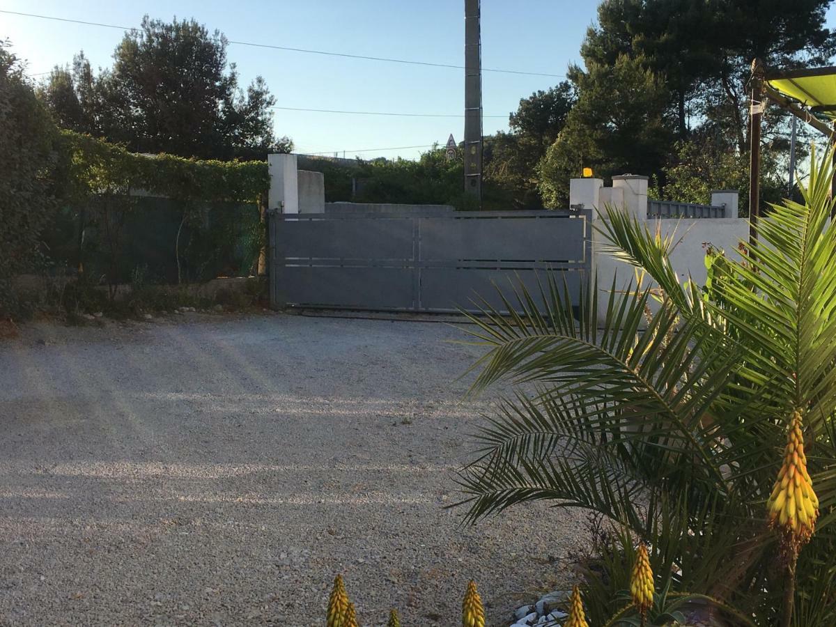 Appart. 4 Pers A 6 Kms De Cassis Avec Acces Piscine Roquefort-la-Bédoule Exterior photo